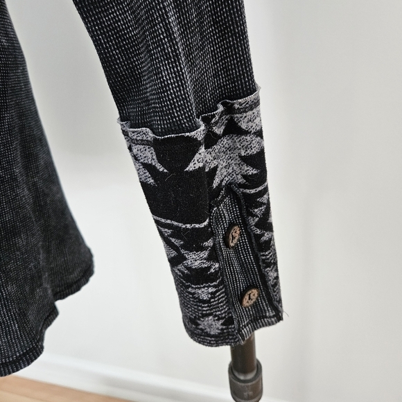 Able Thermal Shirt 1X Black Cuff Detail Size Tag Fabric Tag Removed - Picture 4 of 7